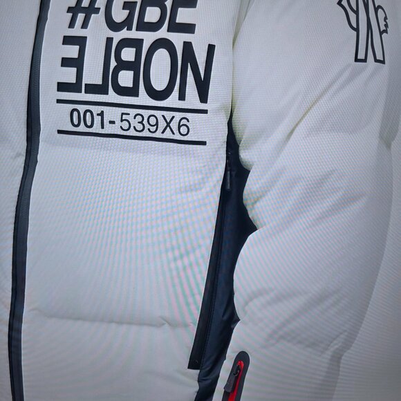 Moncler Grenoble Men's Pramint puffer Jacket in White ski jacket - Picture 12 of 12